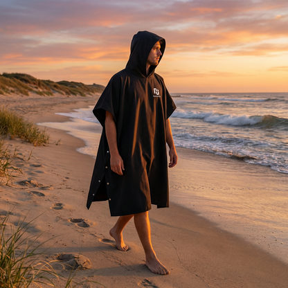Poncho surf noir minimaliste - Horizon Poncho